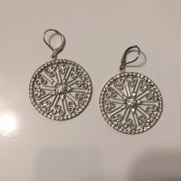 Super sparkly dangle earrings!! - Picture 3 of 5